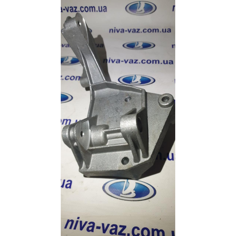 Кронштейн генератора ВАЗ-1118 генератора